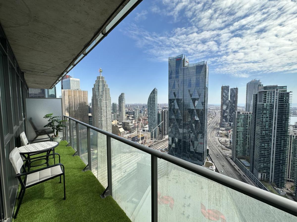Luxury Downtown Toronto 2 Bedroom Suite With City And Lake Views And Free Parking Esterno foto