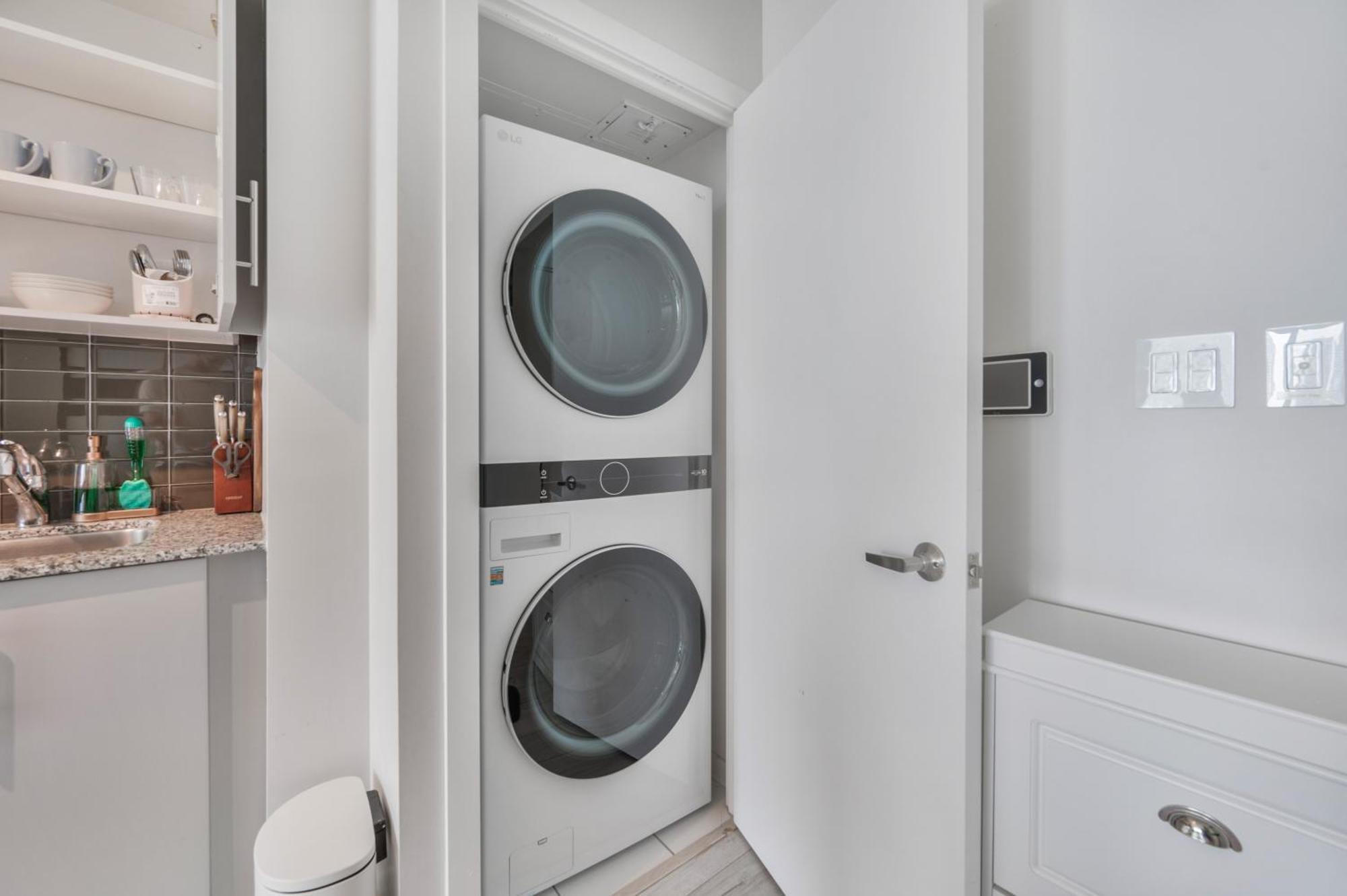 Luxury Downtown Toronto 2 Bedroom Suite With City And Lake Views And Free Parking Esterno foto