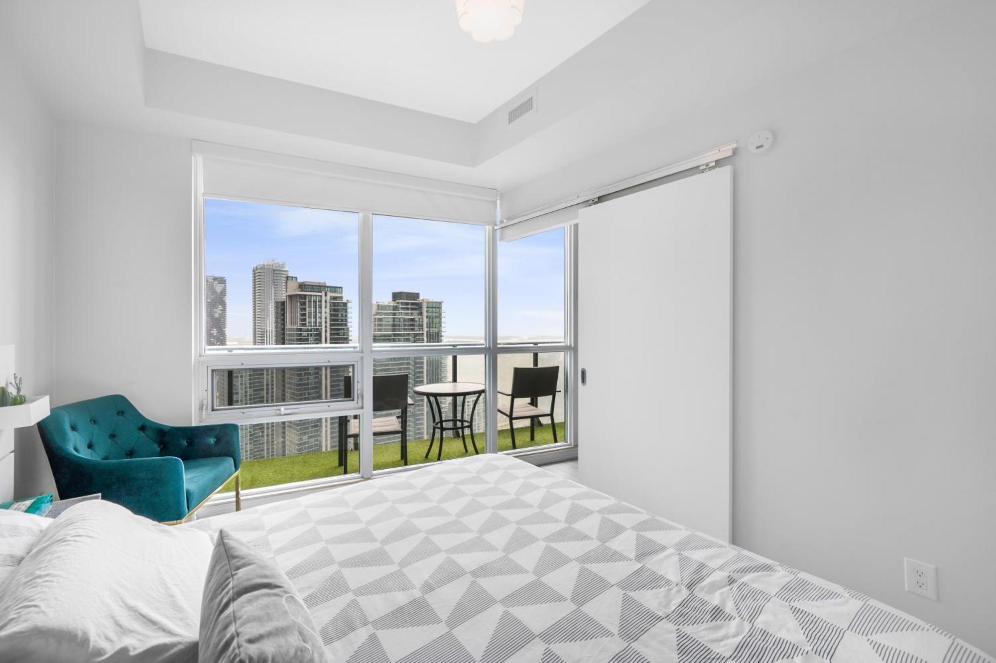 Luxury Downtown Toronto 2 Bedroom Suite With City And Lake Views And Free Parking Esterno foto
