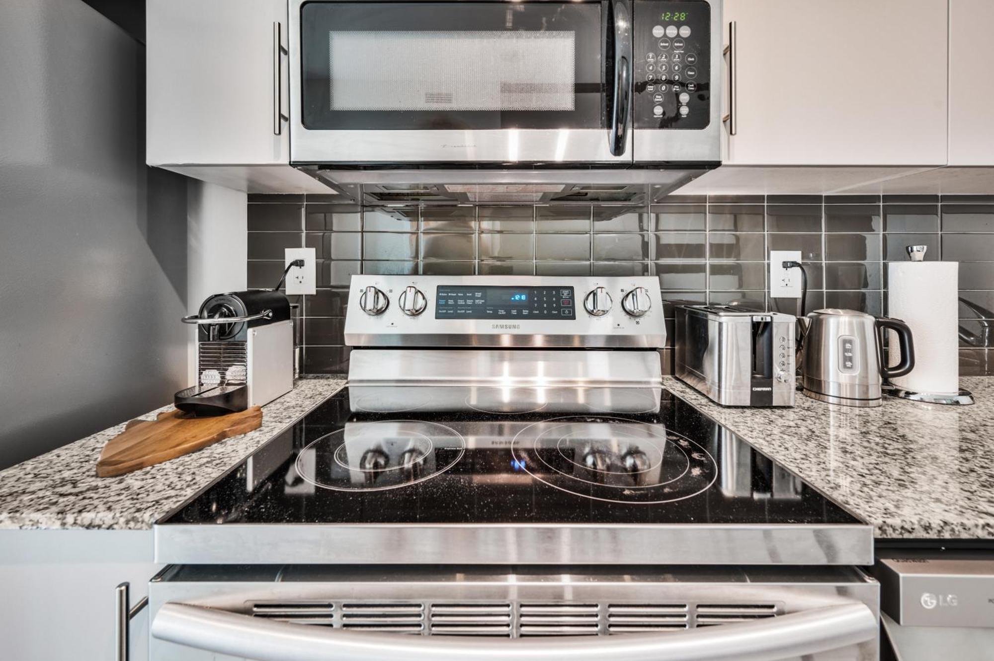 Luxury Downtown Toronto 2 Bedroom Suite With City And Lake Views And Free Parking Esterno foto